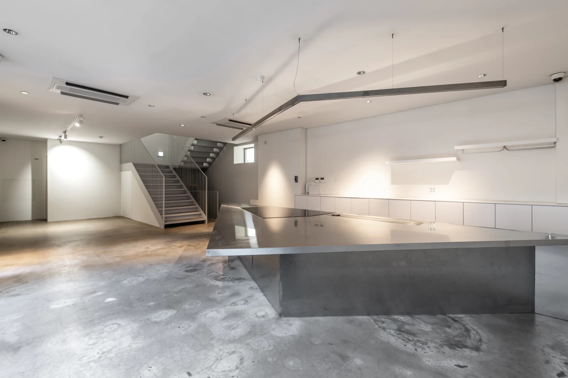 1층 라운지/전시 공간 1