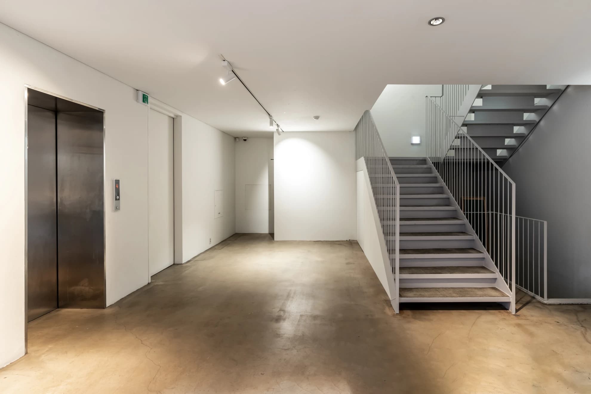 1층 라운지/전시 공간 2