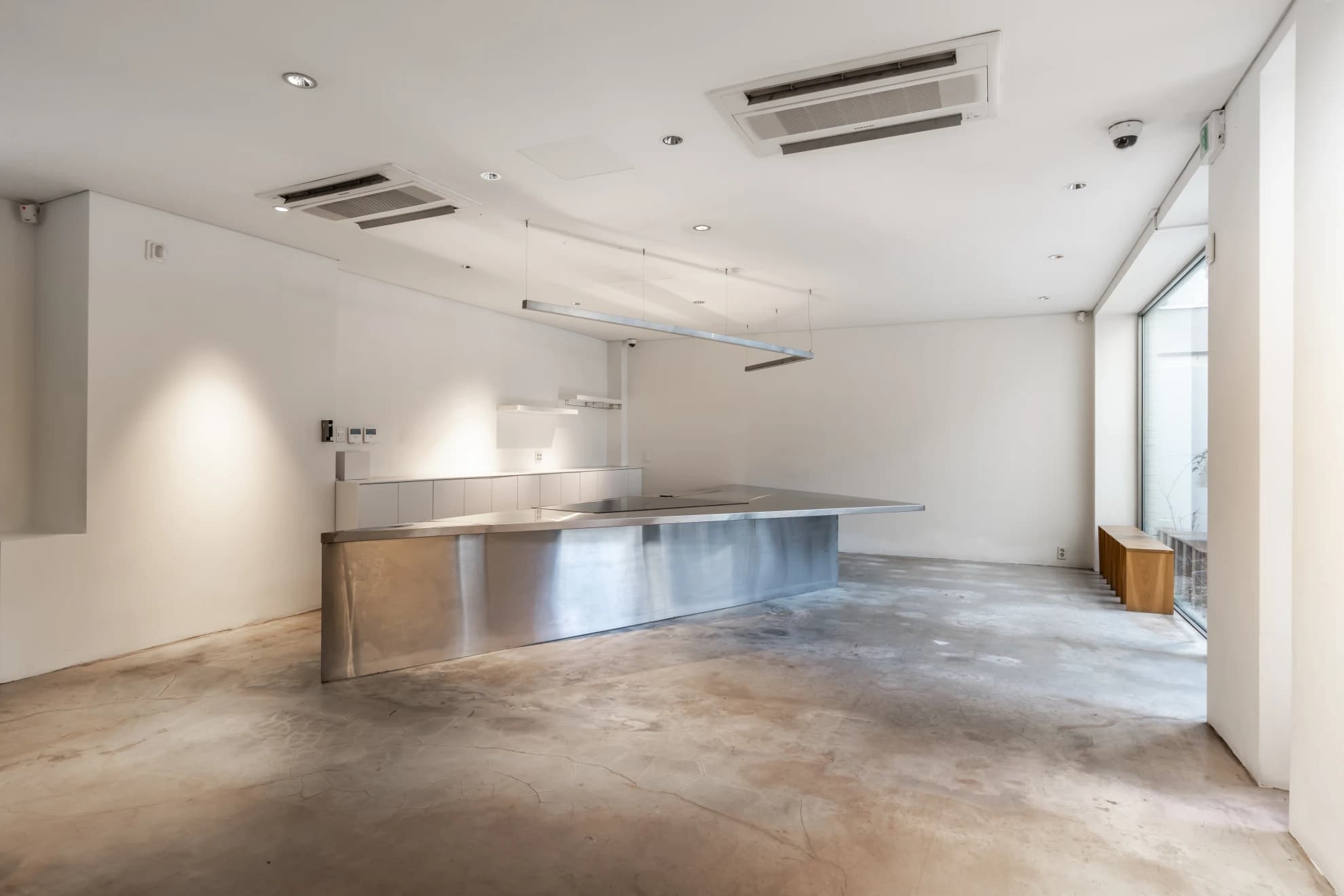 1층 라운지/전시 공간 3